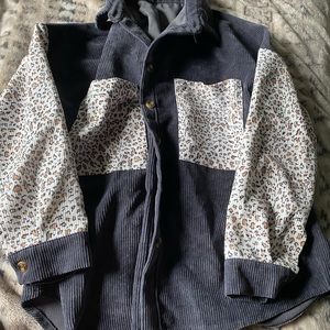 CHEETAH BUTTON UP